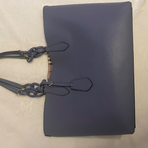 Burberry reversible tote - Picture 7 of 14